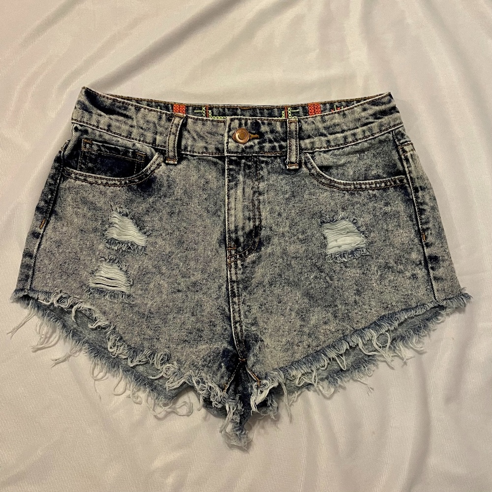 Forever 21 Acid Wash Distressed High Waisted Short